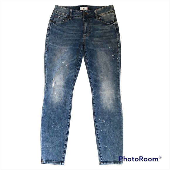 CAbi Denim - Cabi cinch skinny jeans. Distressed bleach splash jeans.